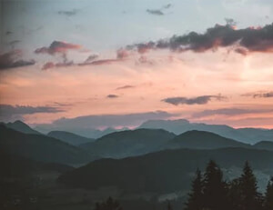 利尔主场力克对手，继续领跑积分榜